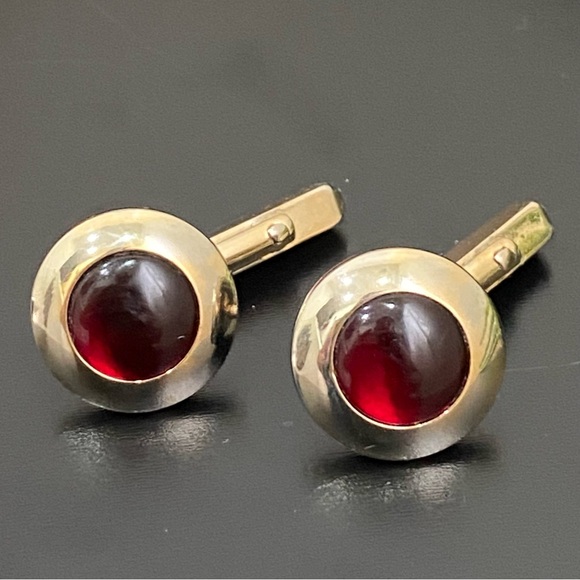 Vintage SWANK Ruby Red Stone Cabochon Gold-tone Cufflinks 8g - Picture 3 of 11